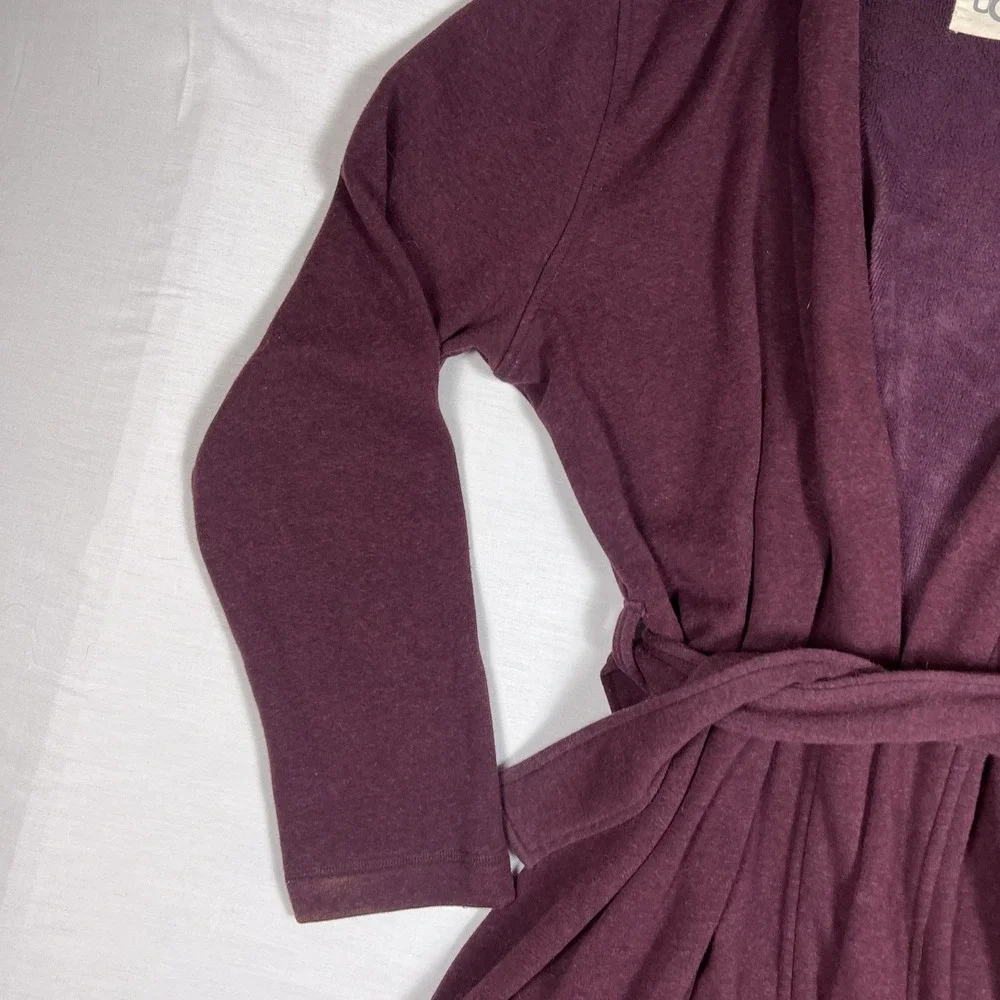 UGG Plush Fleece Belted Robe Bathrobe Womens Medium Burgundy Lounge Cozy Shawl - Picture 3 of 16
